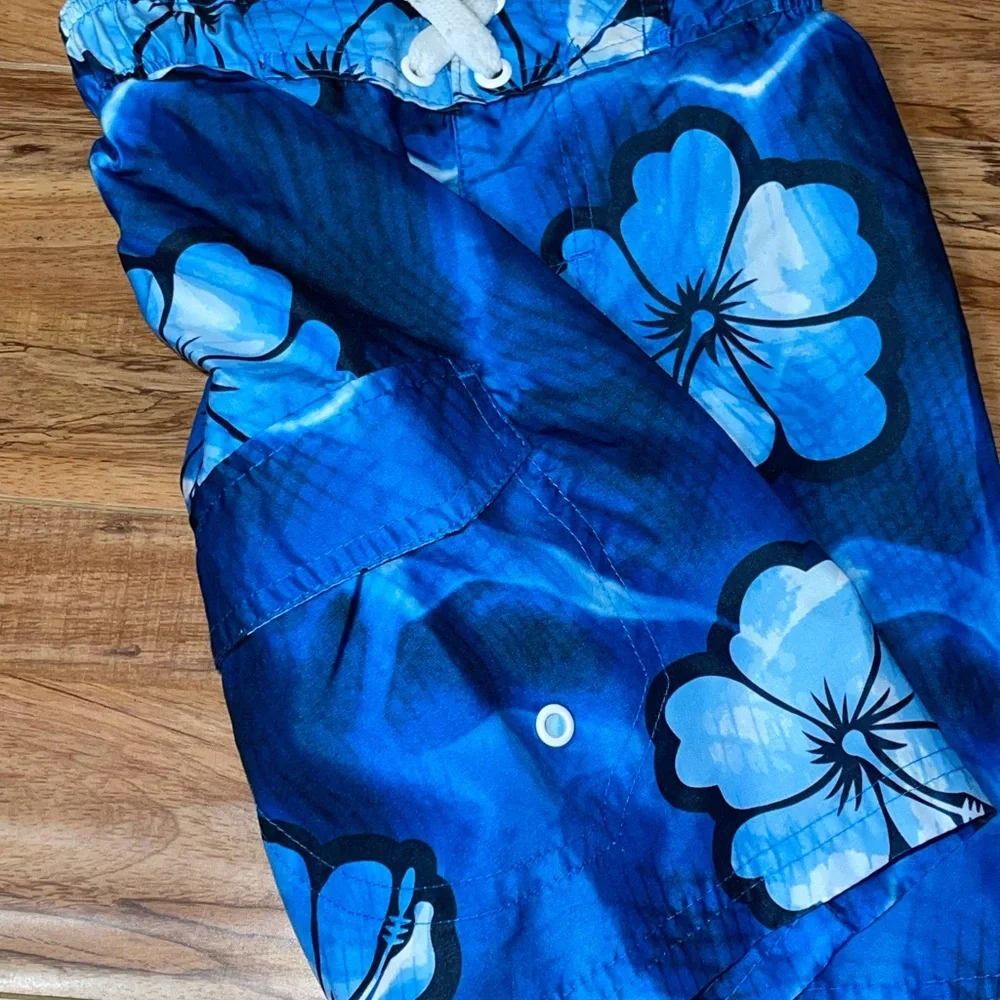 Kids swim shorts bundle of 2 sz 4T‎ & 5/6